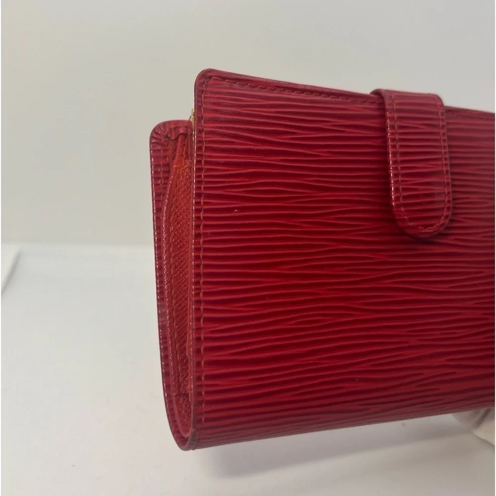 Louis Vuitton EUC Vintage Red EPI Porte Monnaie Viennois Bifold KissLatch Wallet